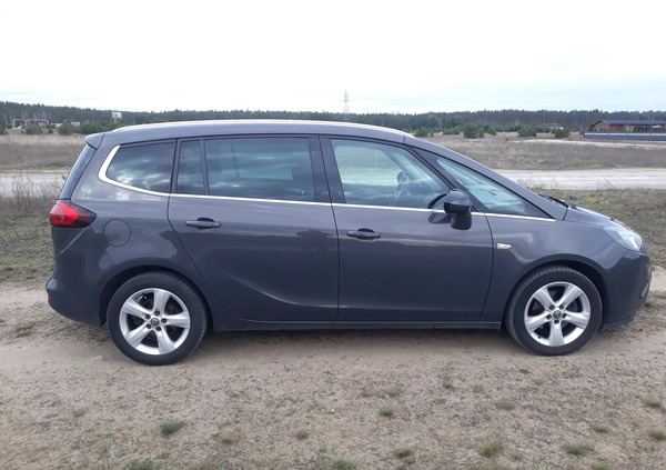 Opel Zafira cena 36900 przebieg: 252000, rok produkcji 2014 z Piła małe 497